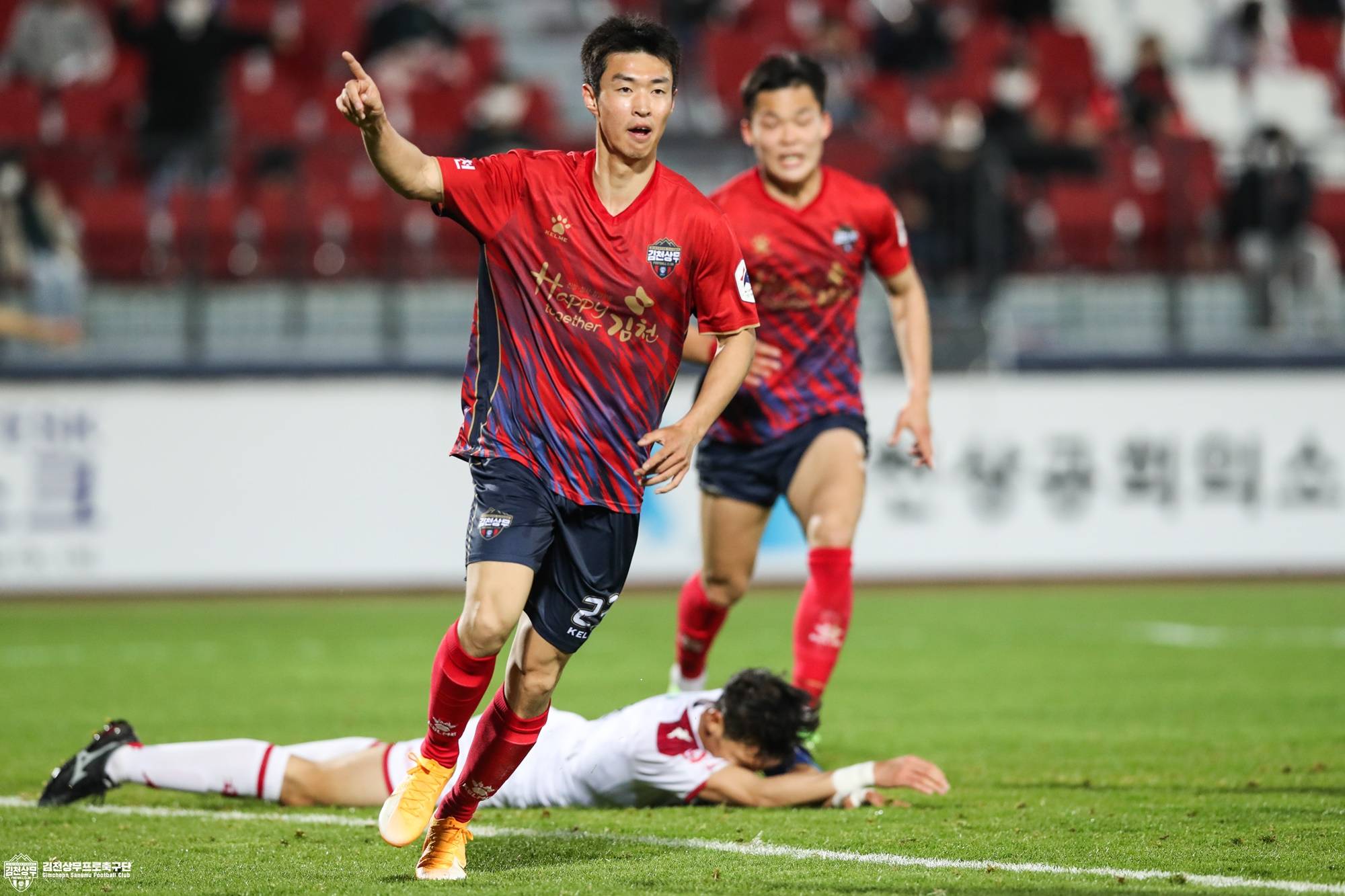 关于东京FC与水原三星将进行一场激烈的足球竞赛的信息