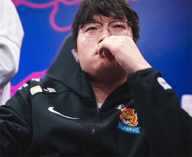 Rookie遭遇十连败，DWG教练面临压力！的简单介绍